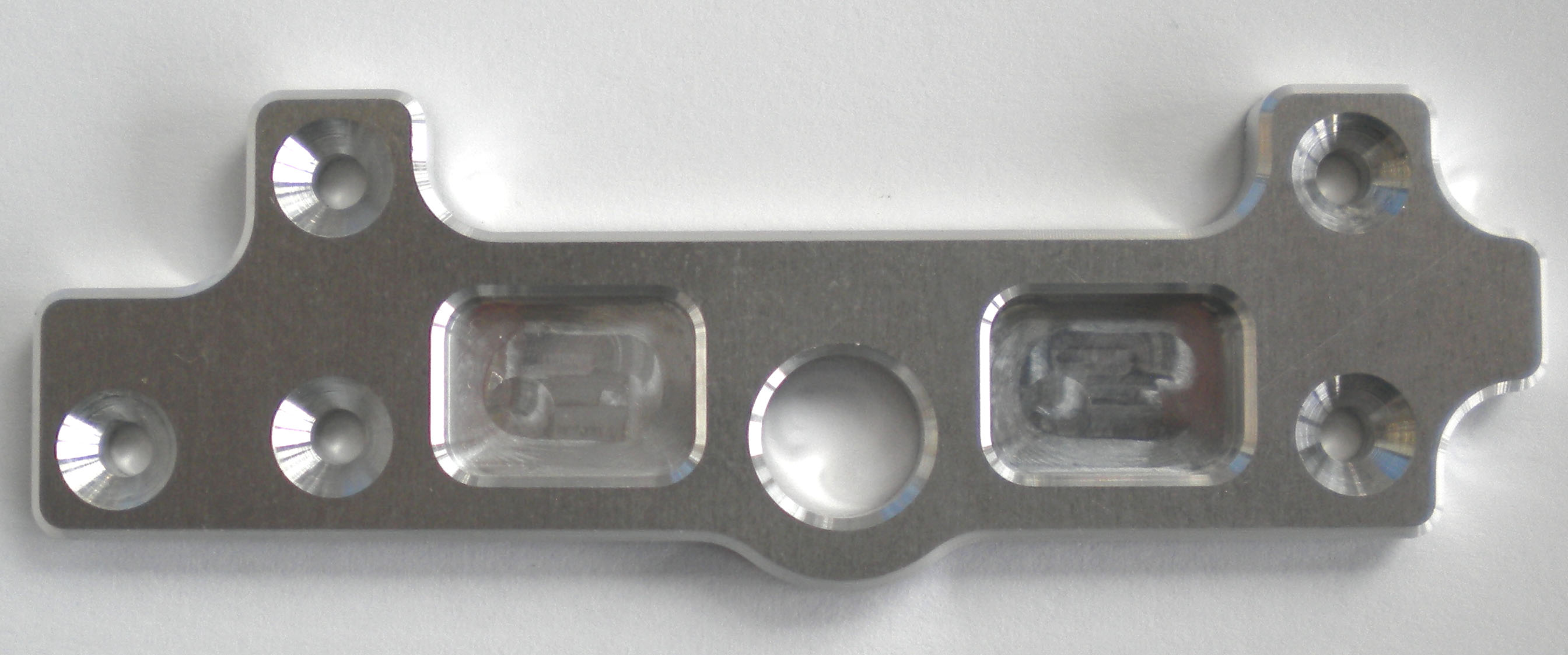 S823/16 - plaque support etrier frein ff s88r