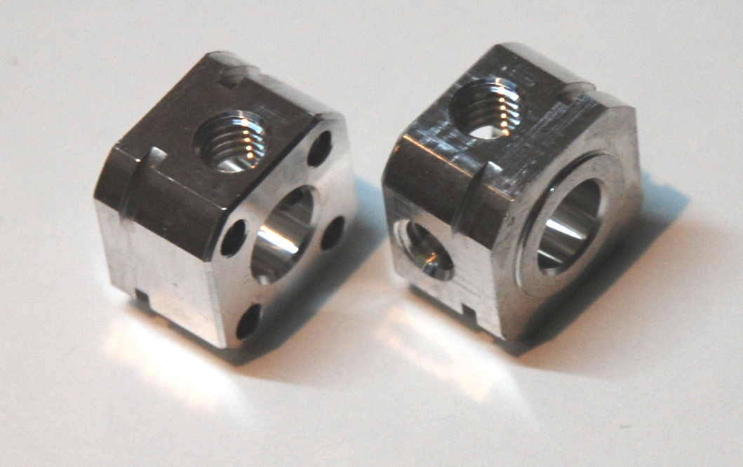 S857/12 - Carré de Roue 12mm ( 2pièces ) avec Goupilles FF S88R